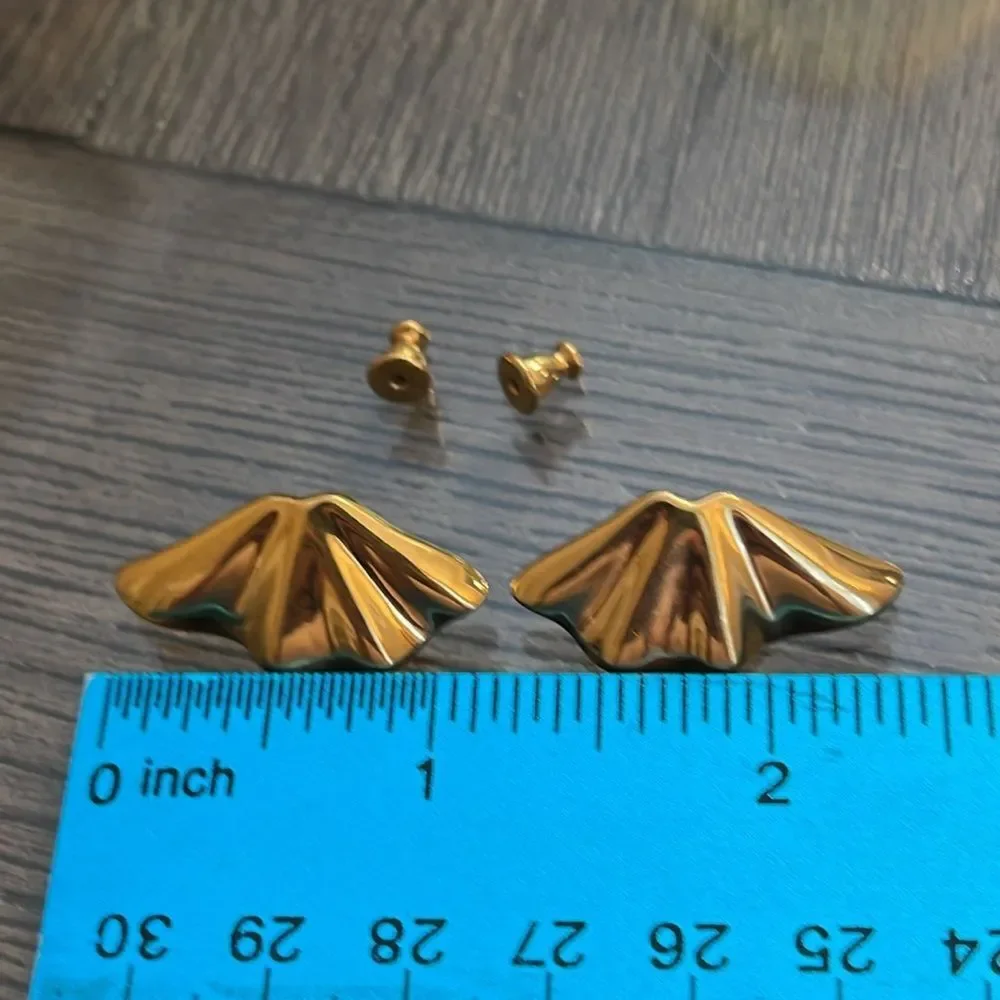 Vintage Monet Gold-tone Ruffled Fan Shaped Post Earrings